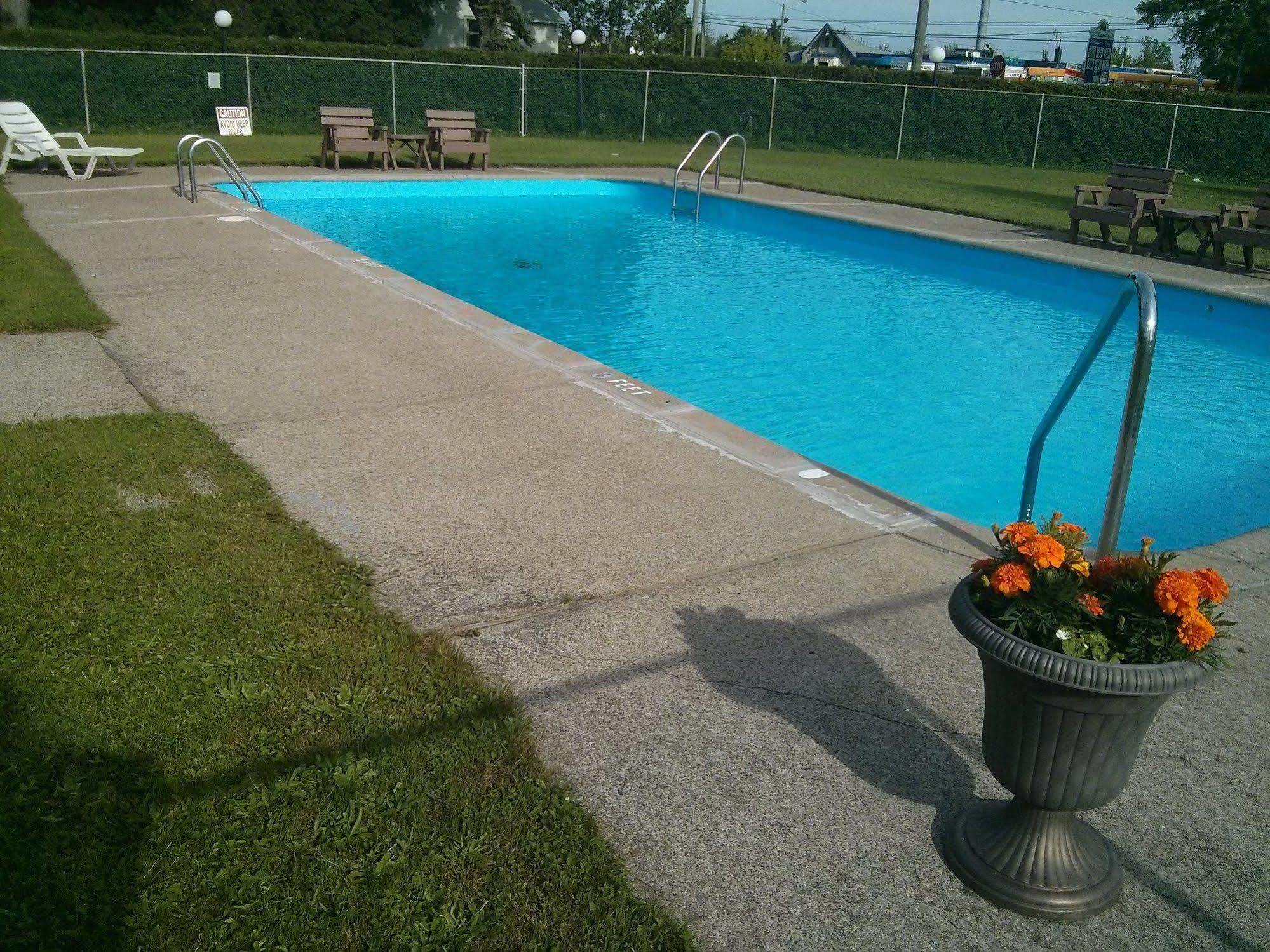 Port Motel พอร์ทโคลบอร์น ภายนอก รูปภาพ